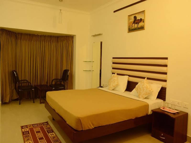 King Paradise Otel Tiruchirappalli Dış mekan fotoğraf
